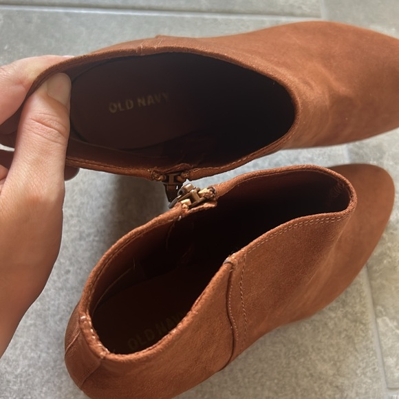 Old Navy Ankle Boots! Size 8! Brand New- Never Worn Before! - Picture 7 of 8